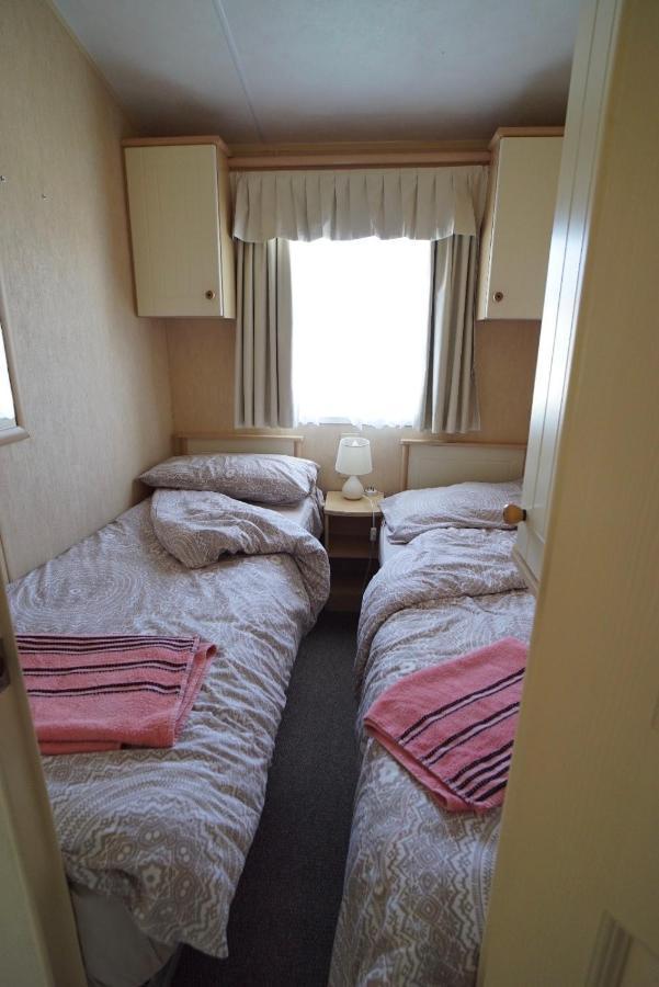 Lyntons 3 Bedroom Caravan Pets Stay Free Linen Included Heacham Buitenkant foto
