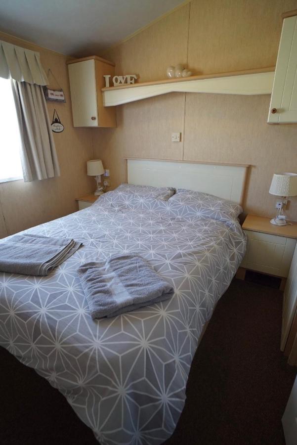 Lyntons 3 Bedroom Caravan Pets Stay Free Linen Included Heacham Buitenkant foto
