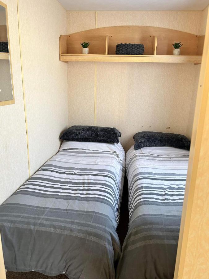 Lyntons 3 Bedroom Caravan Pets Stay Free Linen Included Heacham Buitenkant foto